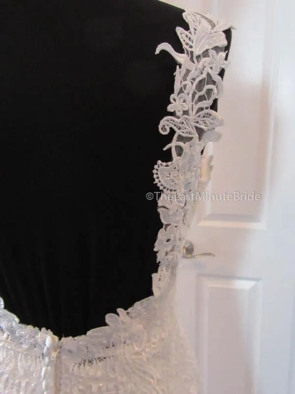 Private Collection Hannah 18047 size 8