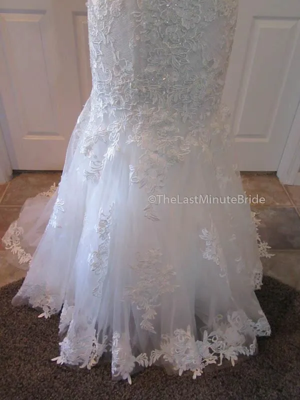 Private Collection Hannah 18047 size 8