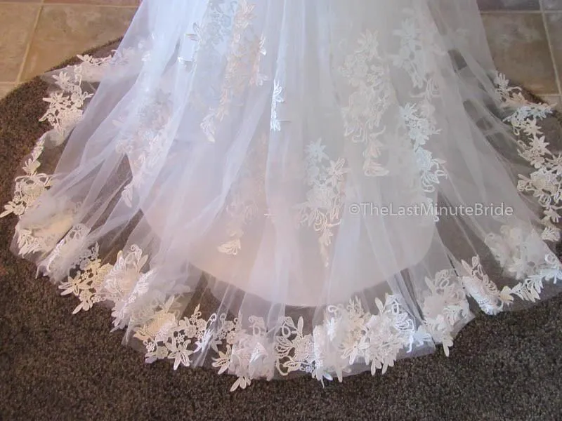 Private Collection Hannah 18047 size 8