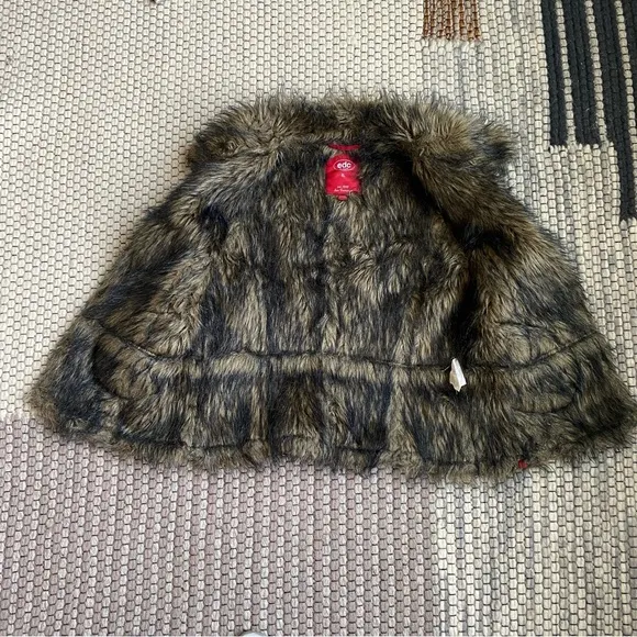 Rare EDC by Esprit faux fur vest Size XL rans small