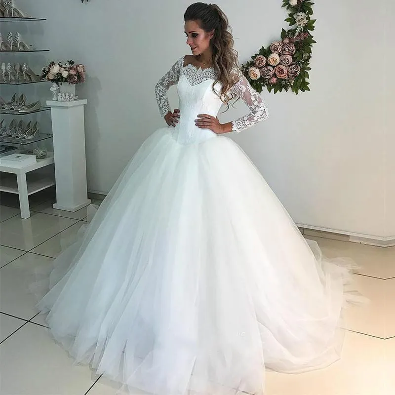 Scalloped Lace Tulle Bridal Dress with Long Sleeves
