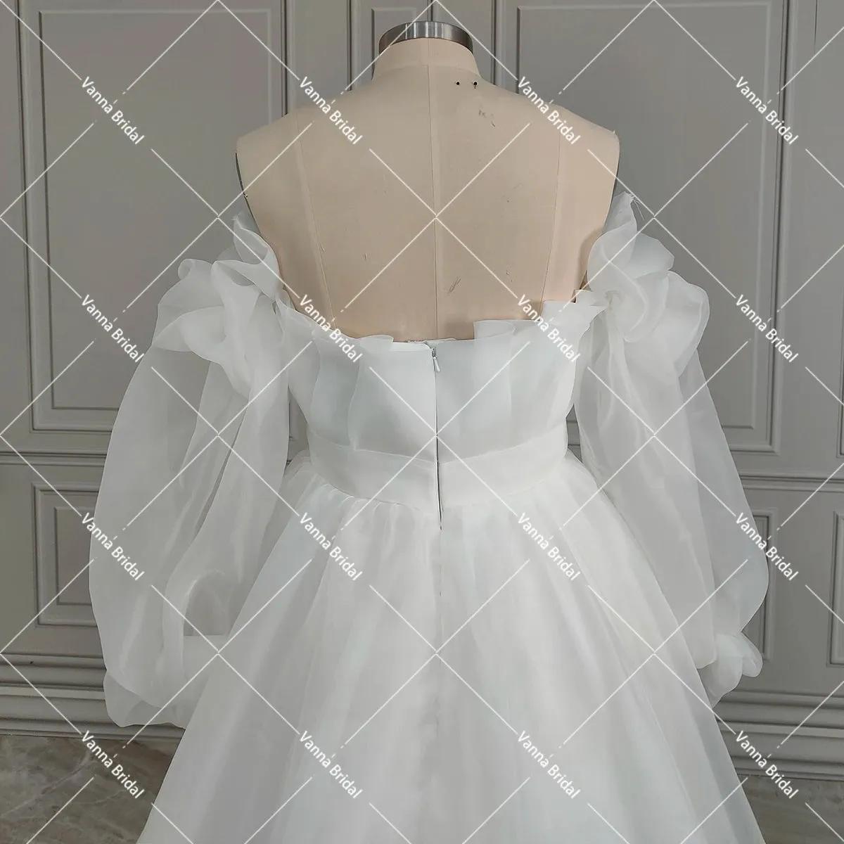 Scalloped Layered Strapless Organza Wedding Dress Oversized Off Shoulder Long Bishop Sleeves Simple Customized Bridal Gowns