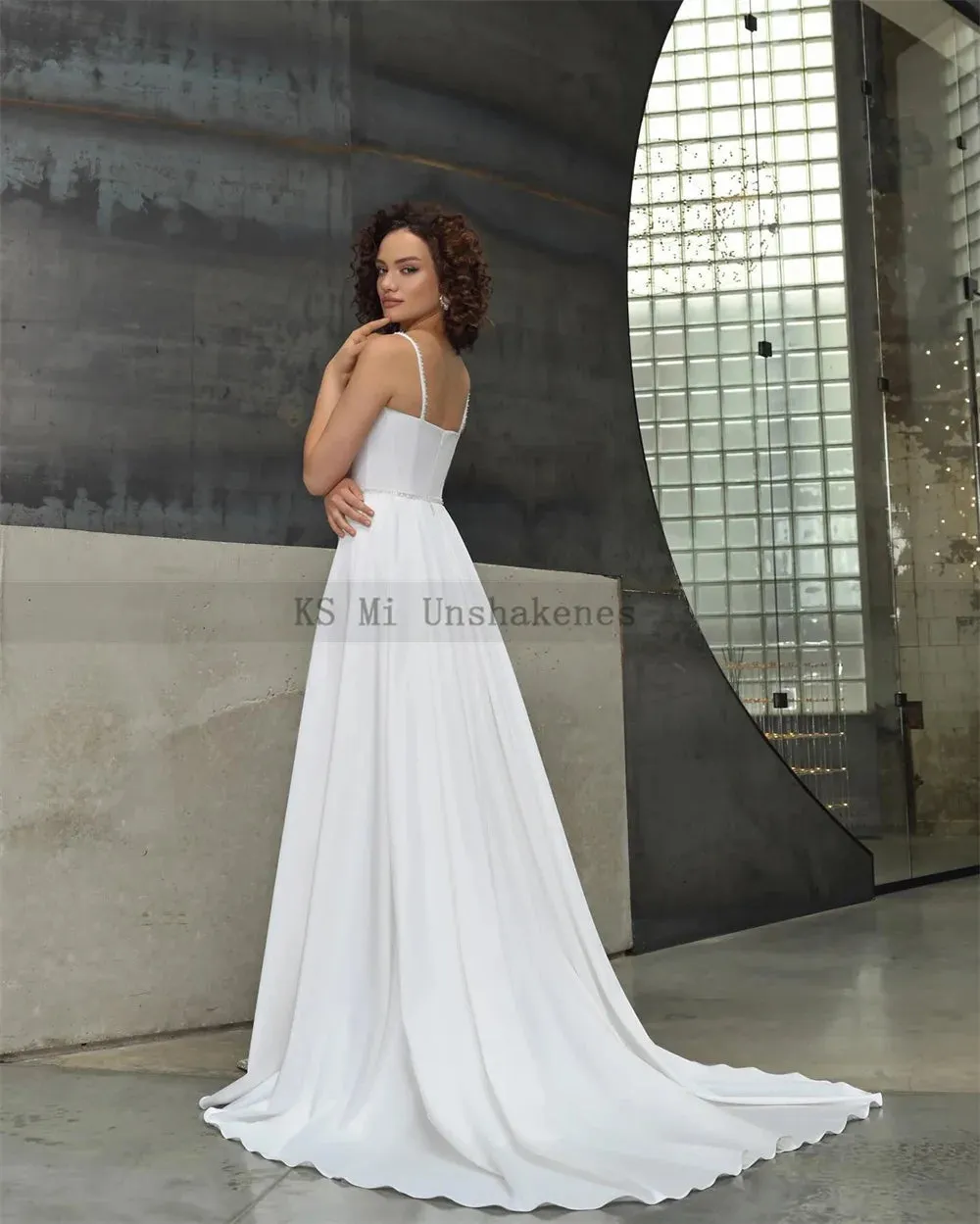 Sexy Satin Wedding Dress OverSkirt Sheath Bridal Dresses 2024 Spaghetti Beads Straps Pleated Split Side Wedding Gowns Vestidos