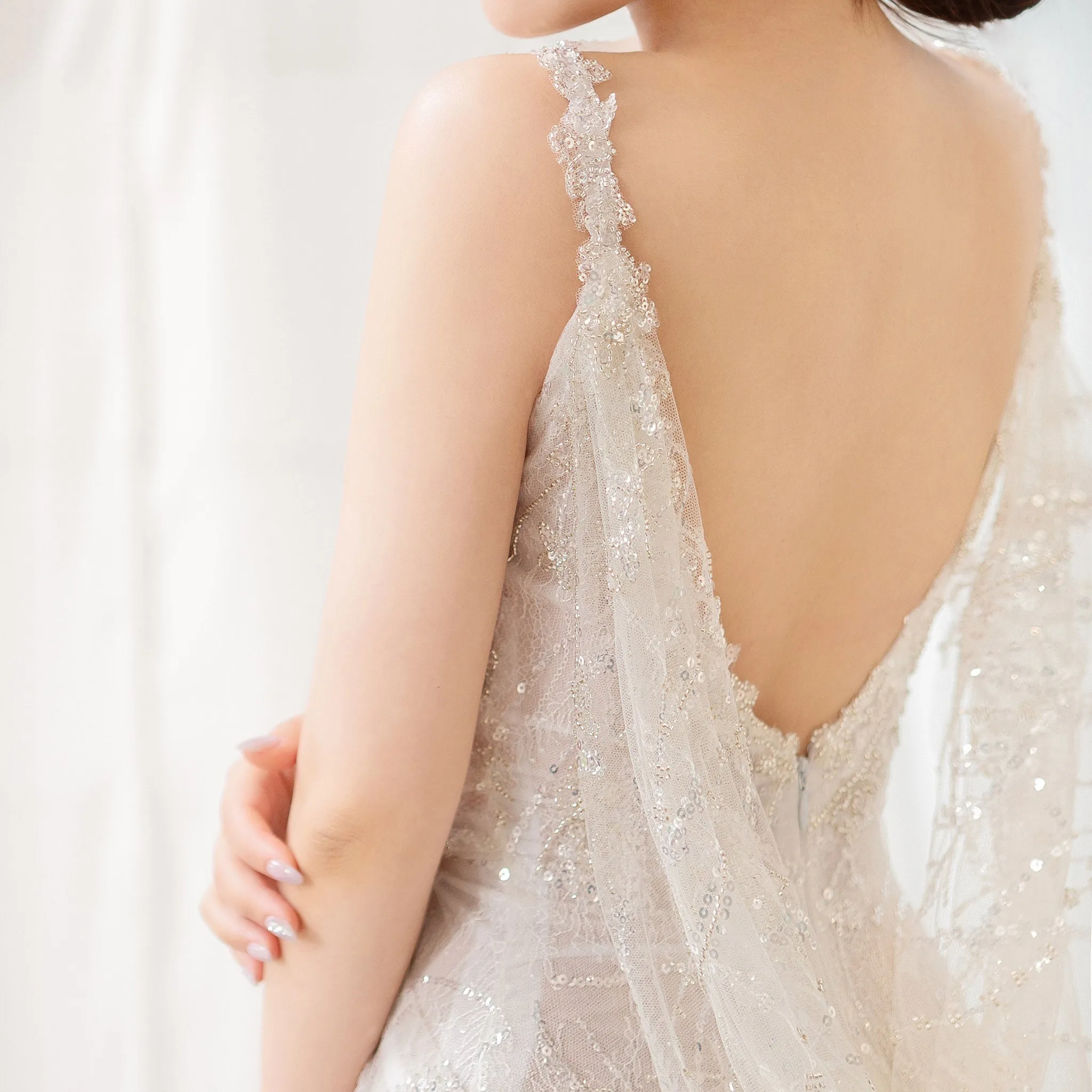 Sheer Sparkly V-Neck Lace Sheath Wedding Dress with Open Back