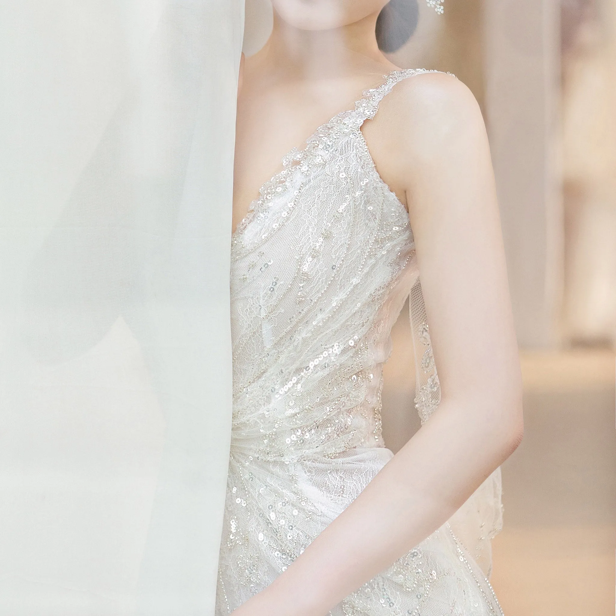 Sheer Sparkly V-Neck Lace Sheath Wedding Dress with Open Back