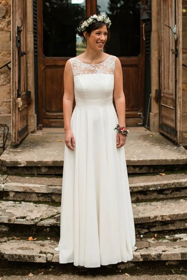 Sleeveless Summer Bridal Dresses with Lace Bodice