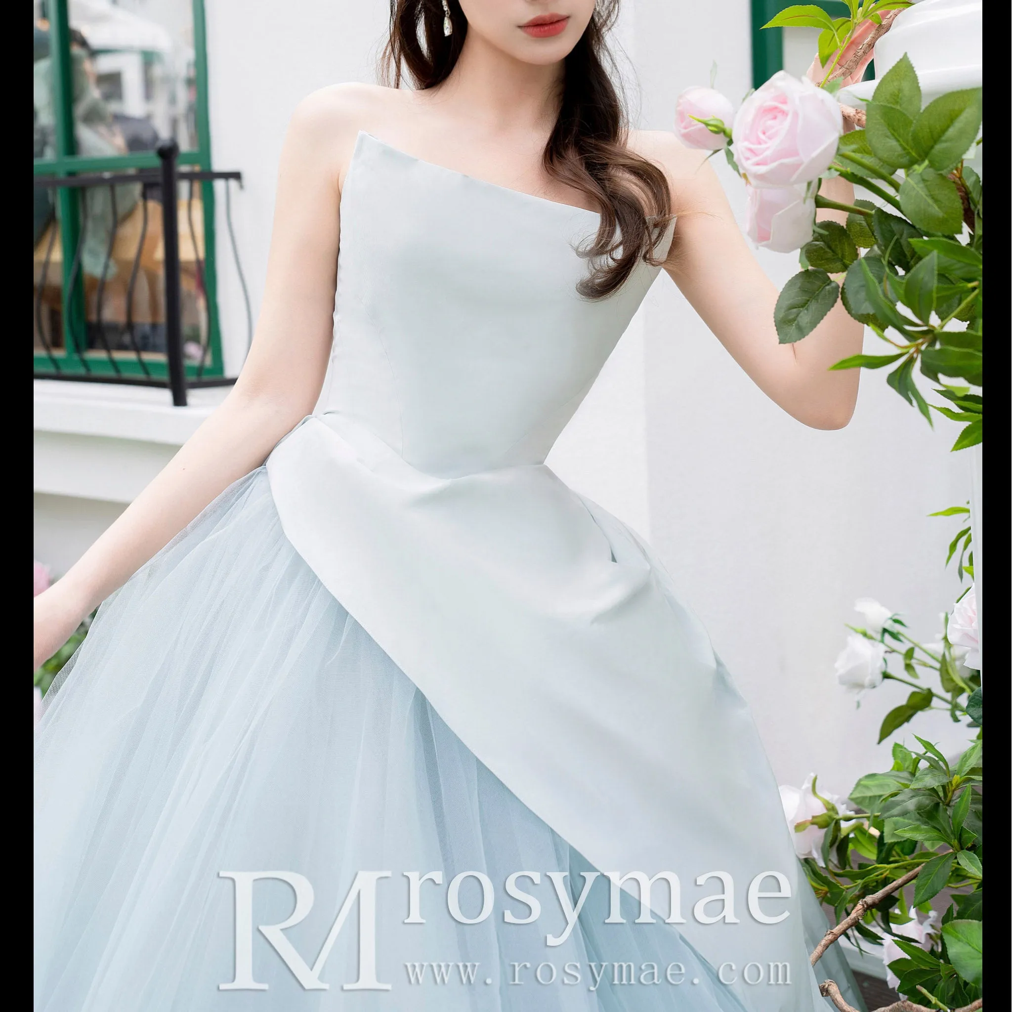 Strapless Baby Blue Ruffle Wedding Dress with Curve Neckline