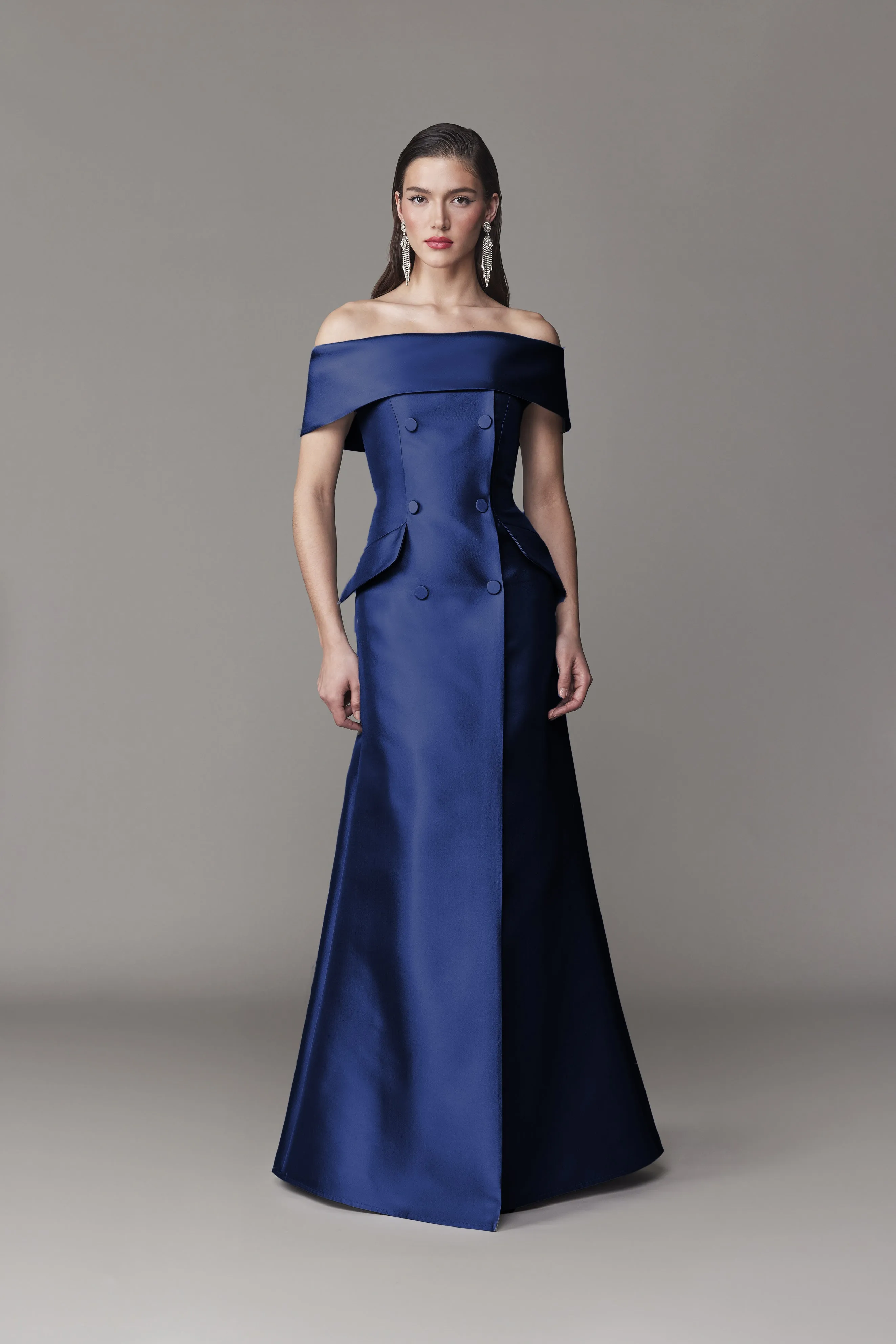STRAPLESS GOWN