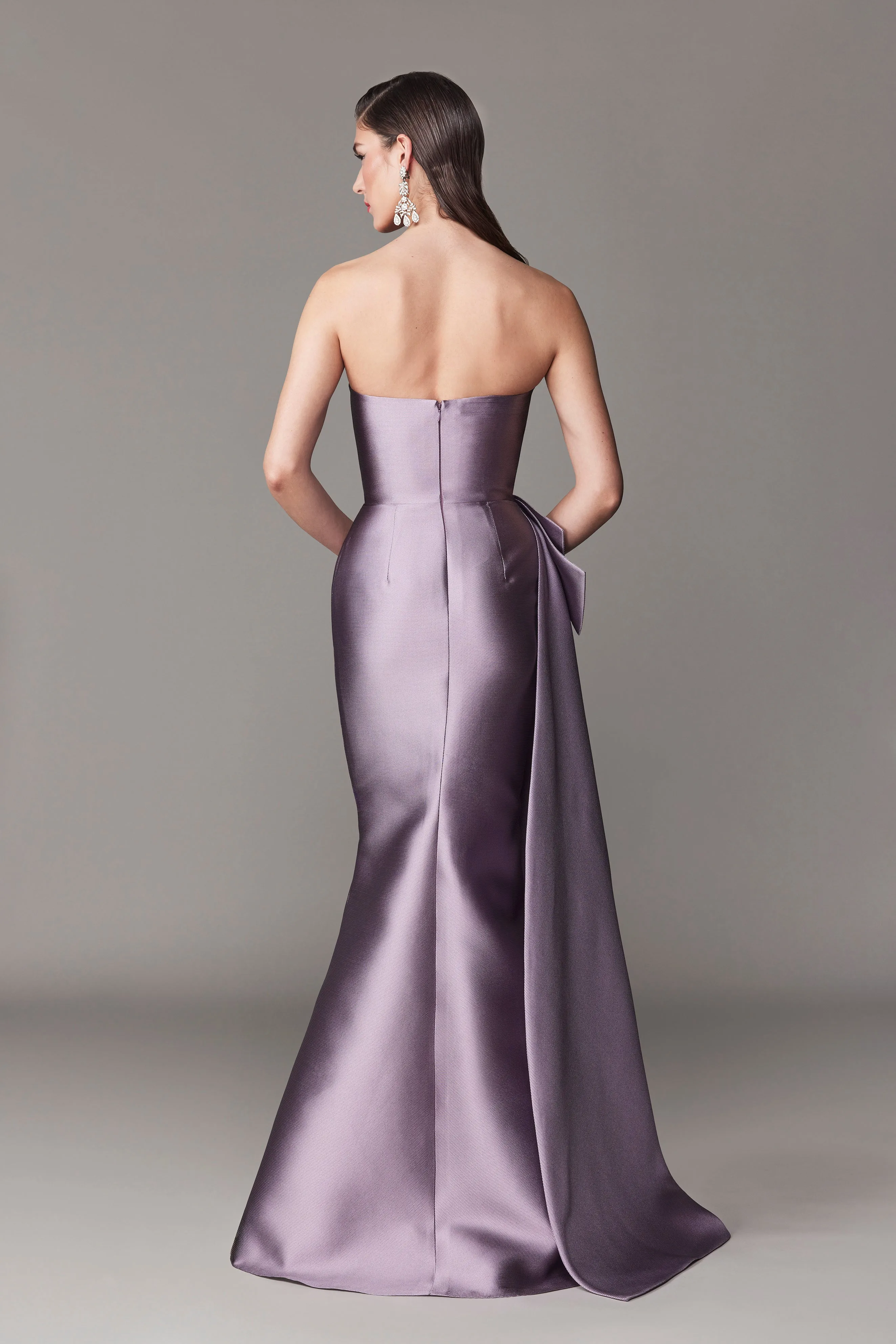 STRAPLESS GOWN