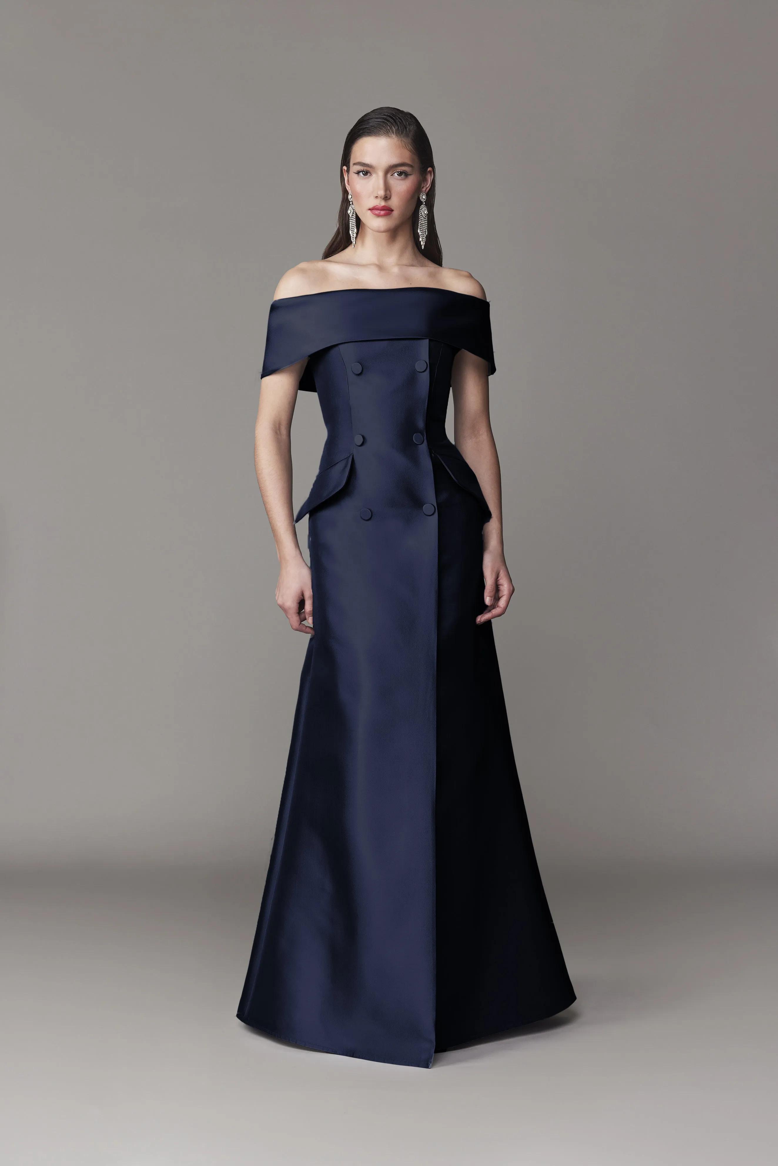 STRAPLESS GOWN