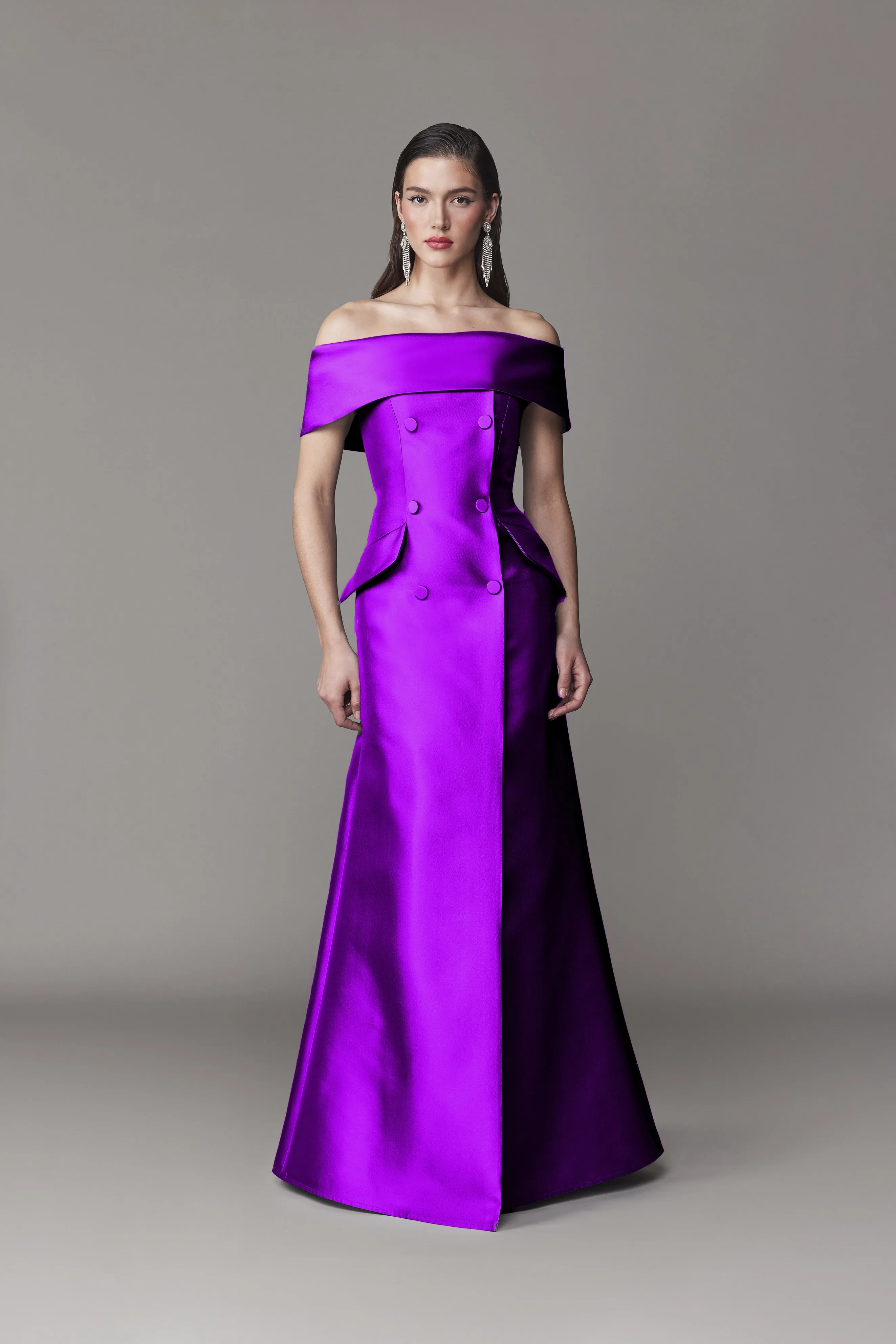 STRAPLESS GOWN