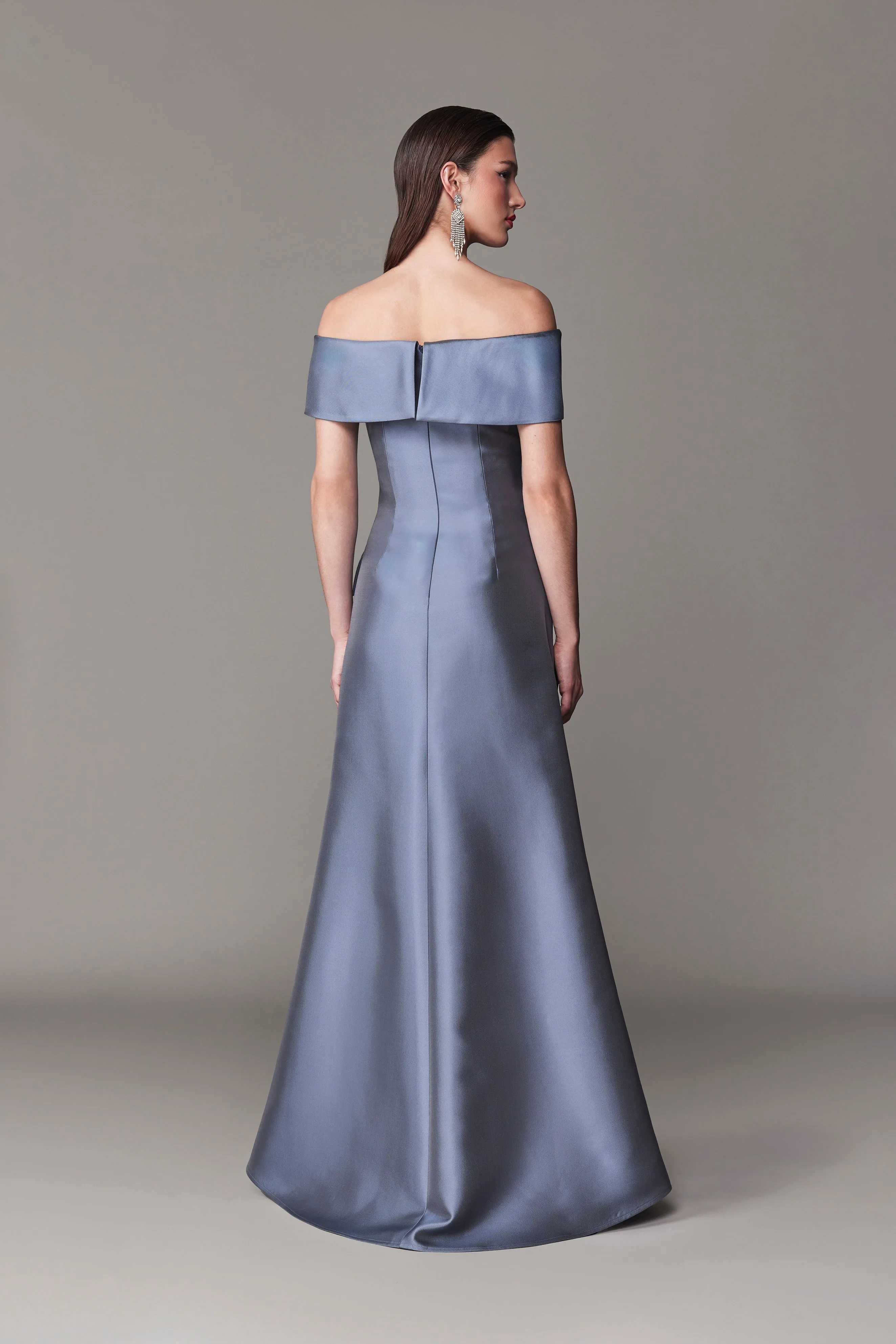 STRAPLESS GOWN