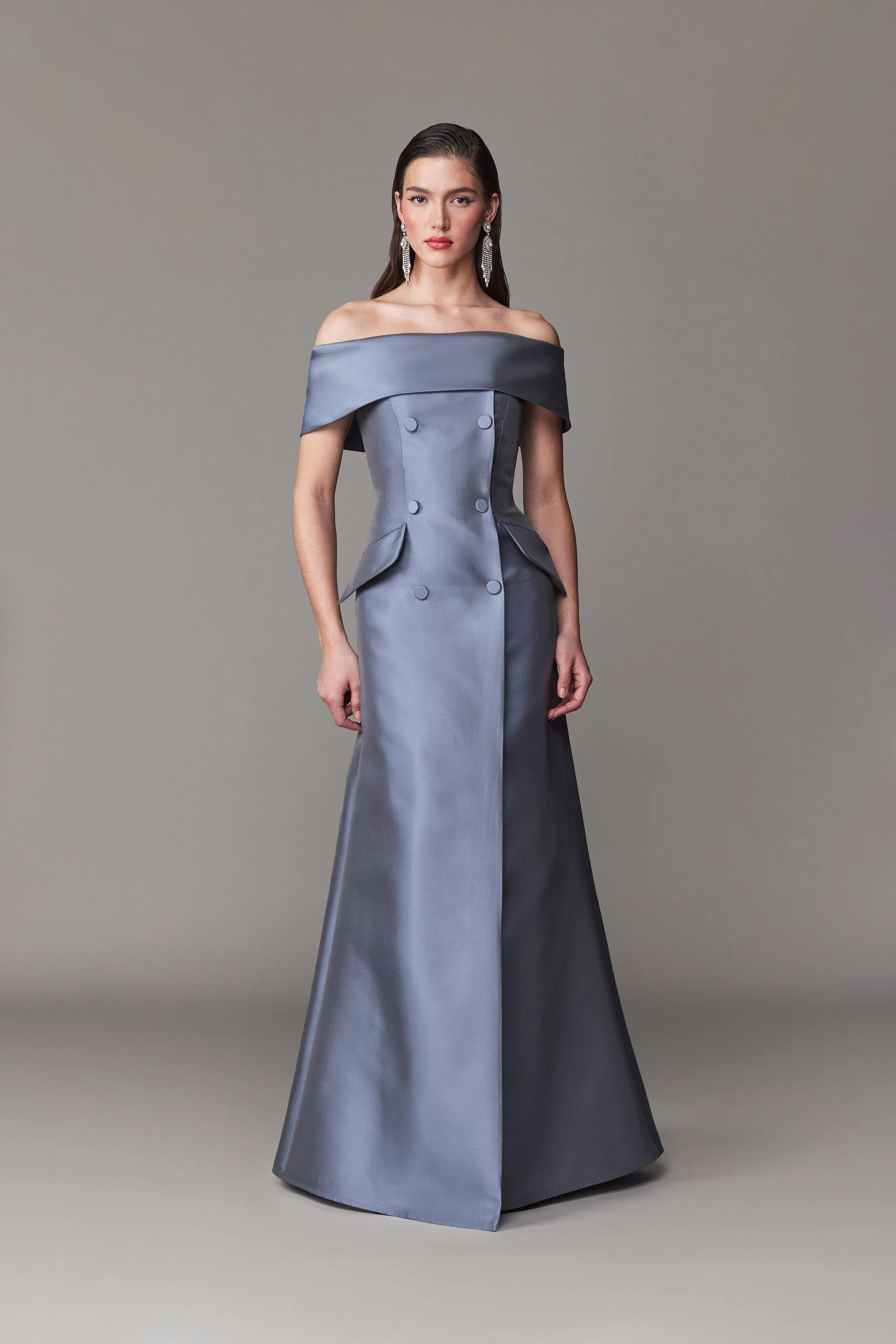 STRAPLESS GOWN