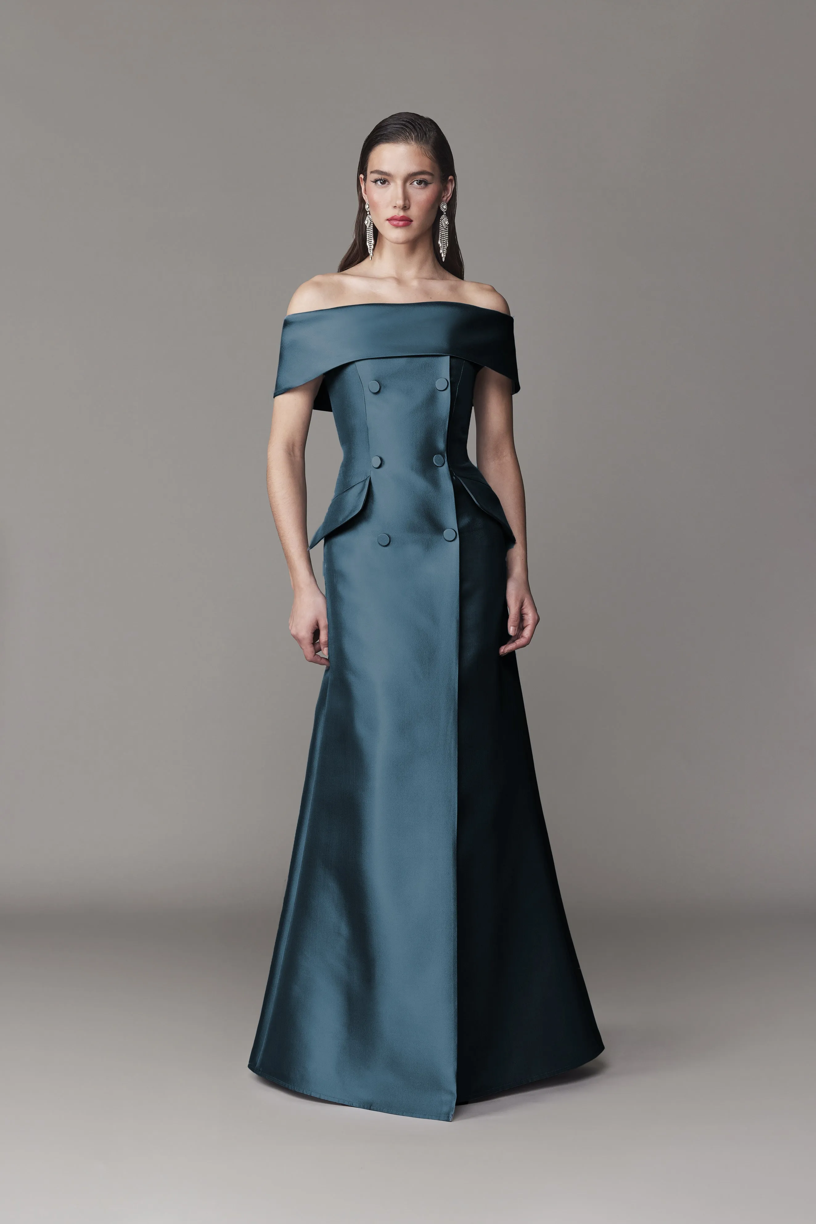 STRAPLESS GOWN