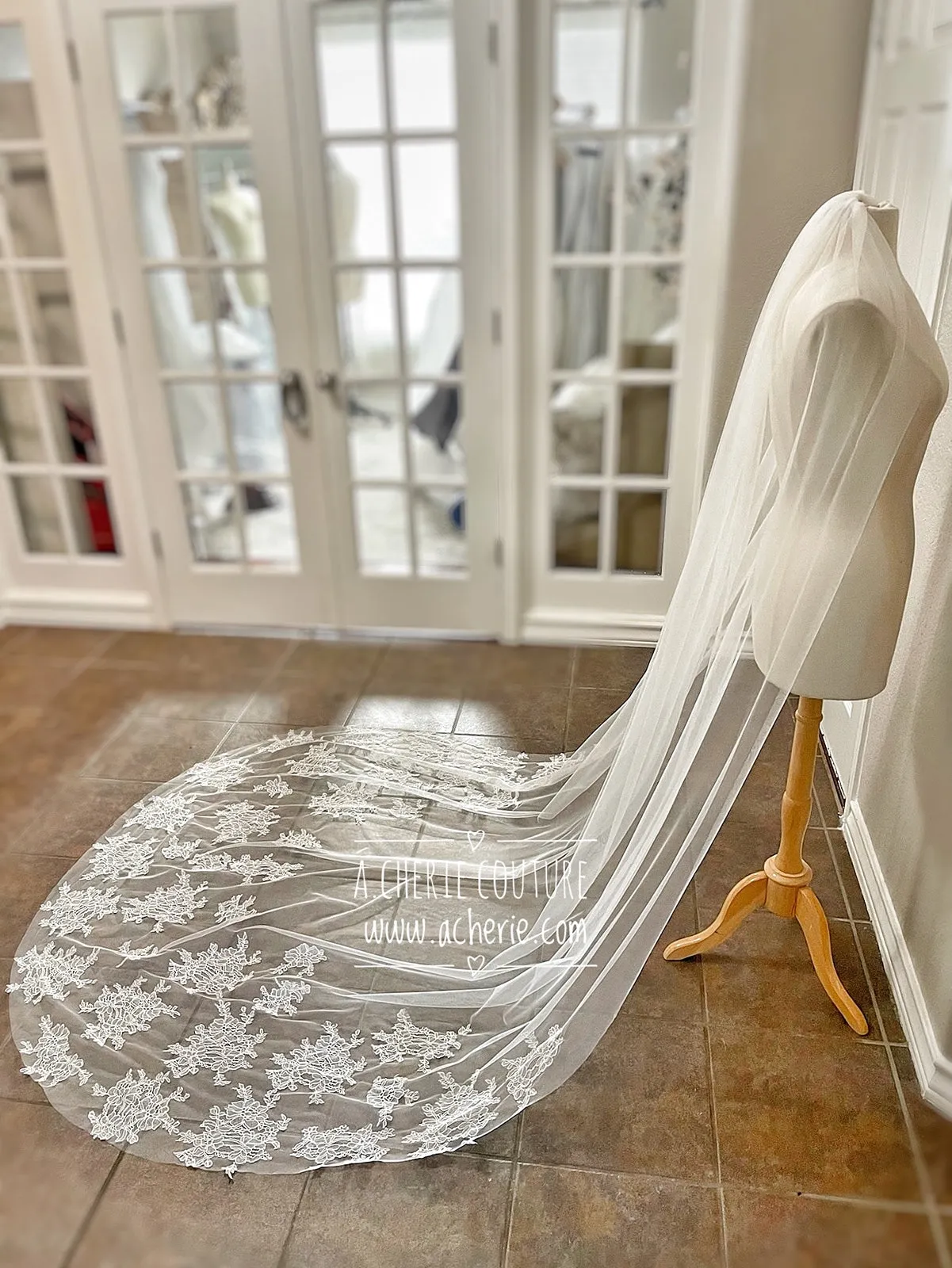 Style CHV06 Chantilly Lace Chapel Veil