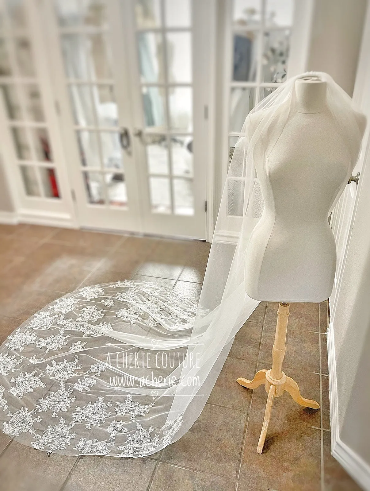 Style CHV06 Chantilly Lace Chapel Veil
