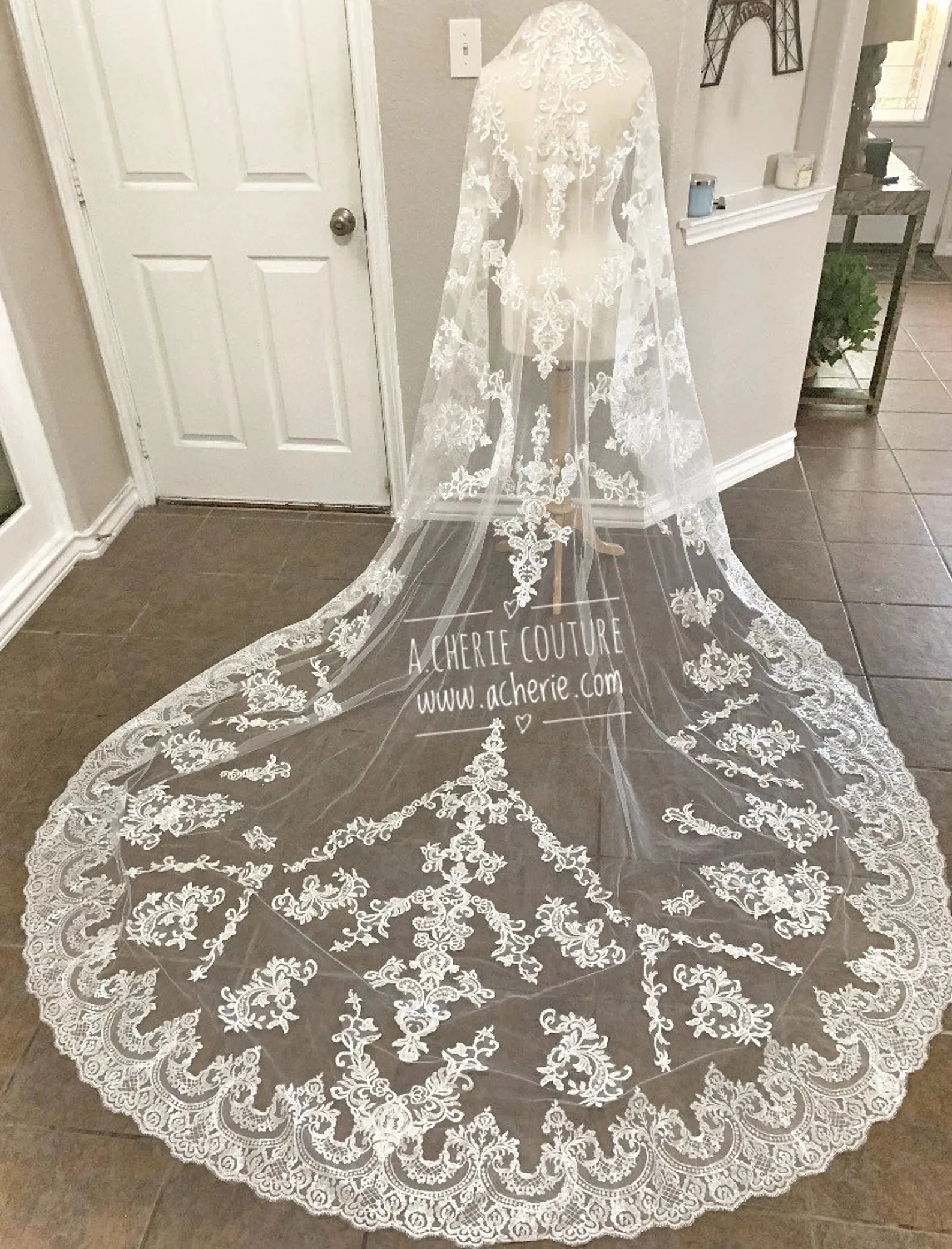 Style CV18 Scalloped Scroll Lace Cathedral Veil