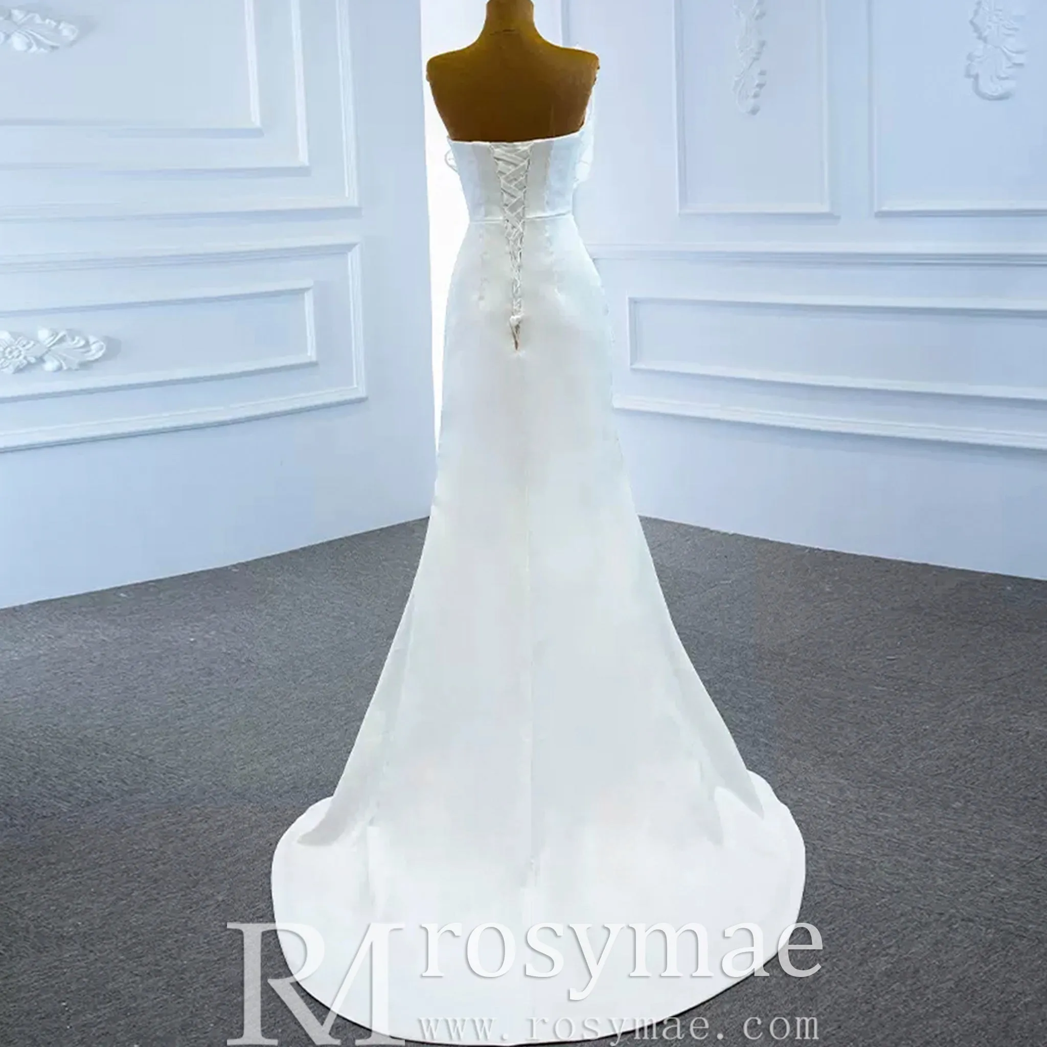 Sweetheart Sheath Satin Modern Butterfly Wedding Dress with Leg Slit