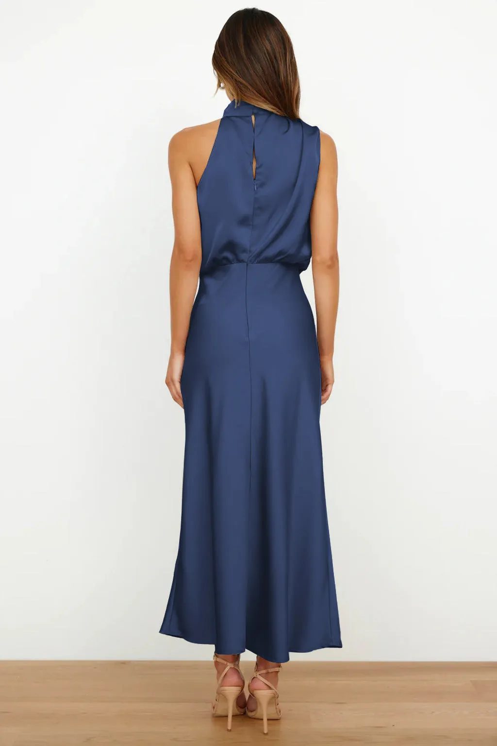 Theresa - Long Dress with Halter Neck