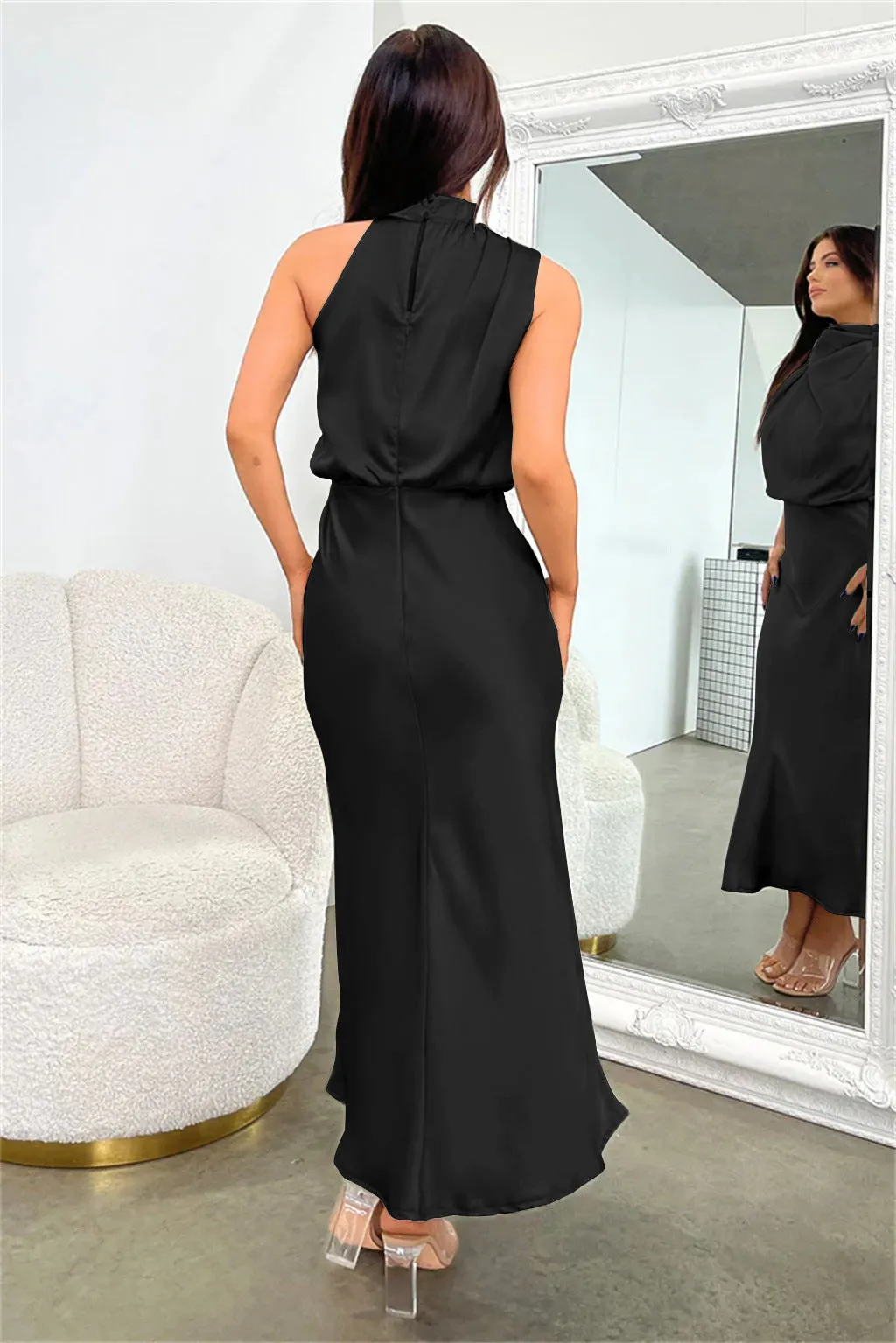 Theresa - Long Dress with Halter Neck