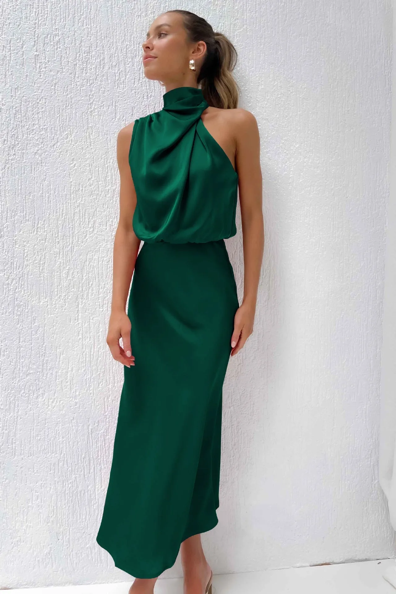 Theresa - Long Dress with Halter Neck