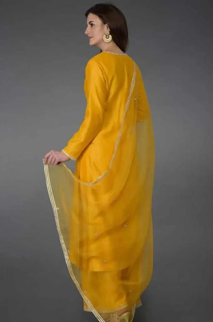 Traditional Mayun Dress