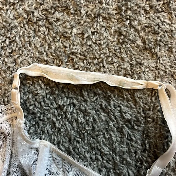 VICTORIAS SECRET white crystal bra