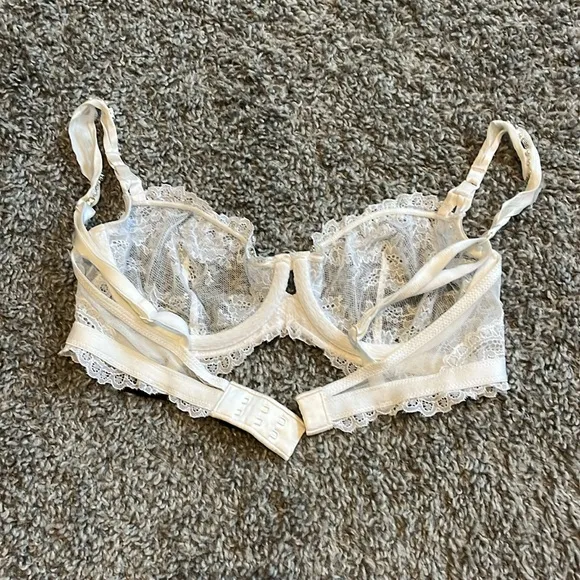 VICTORIAS SECRET white crystal bra