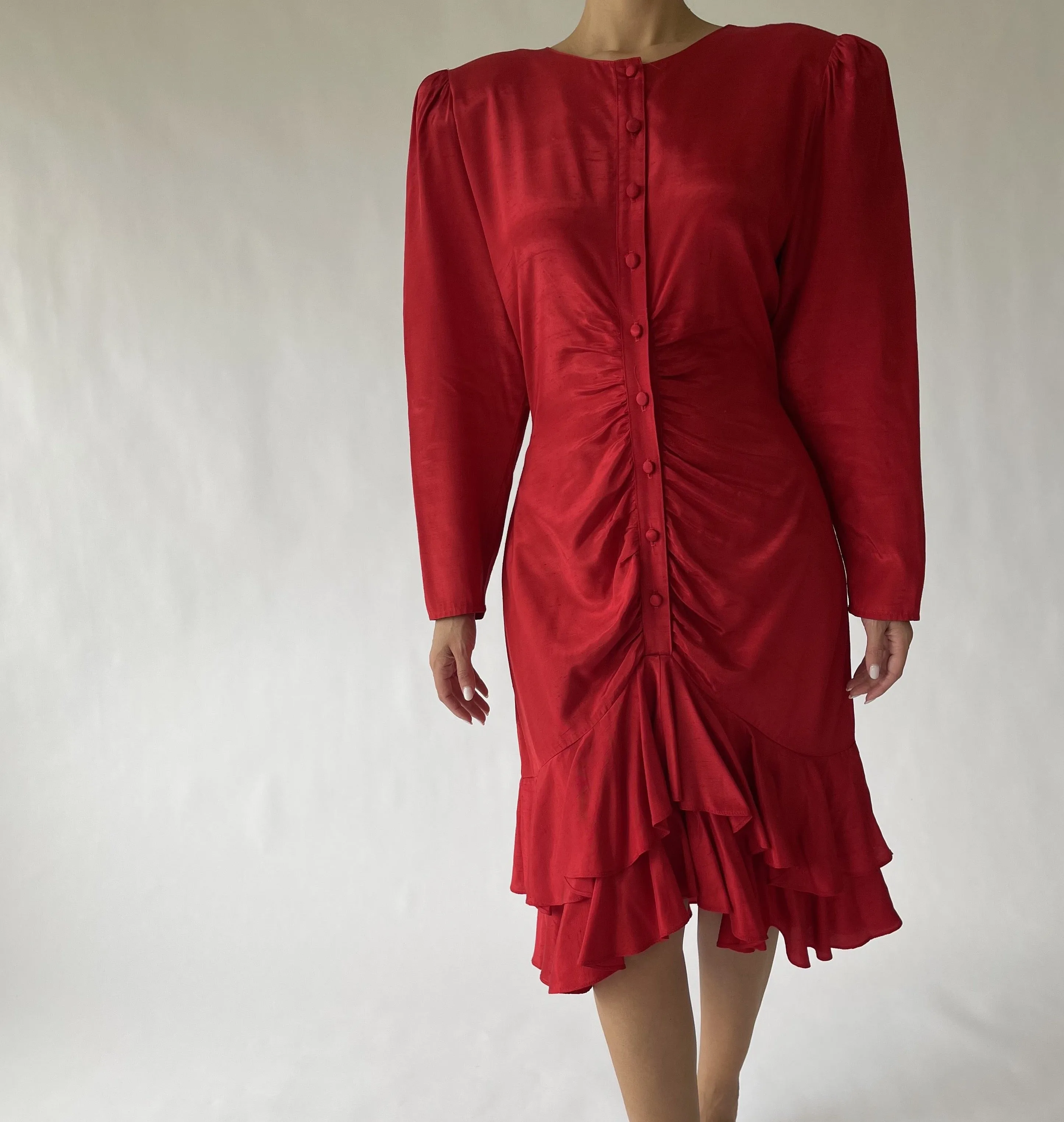 VINTAGE DUPIONI SILK RED LONG SLEEVE RUCHED FRONT DRESS - SIZE M