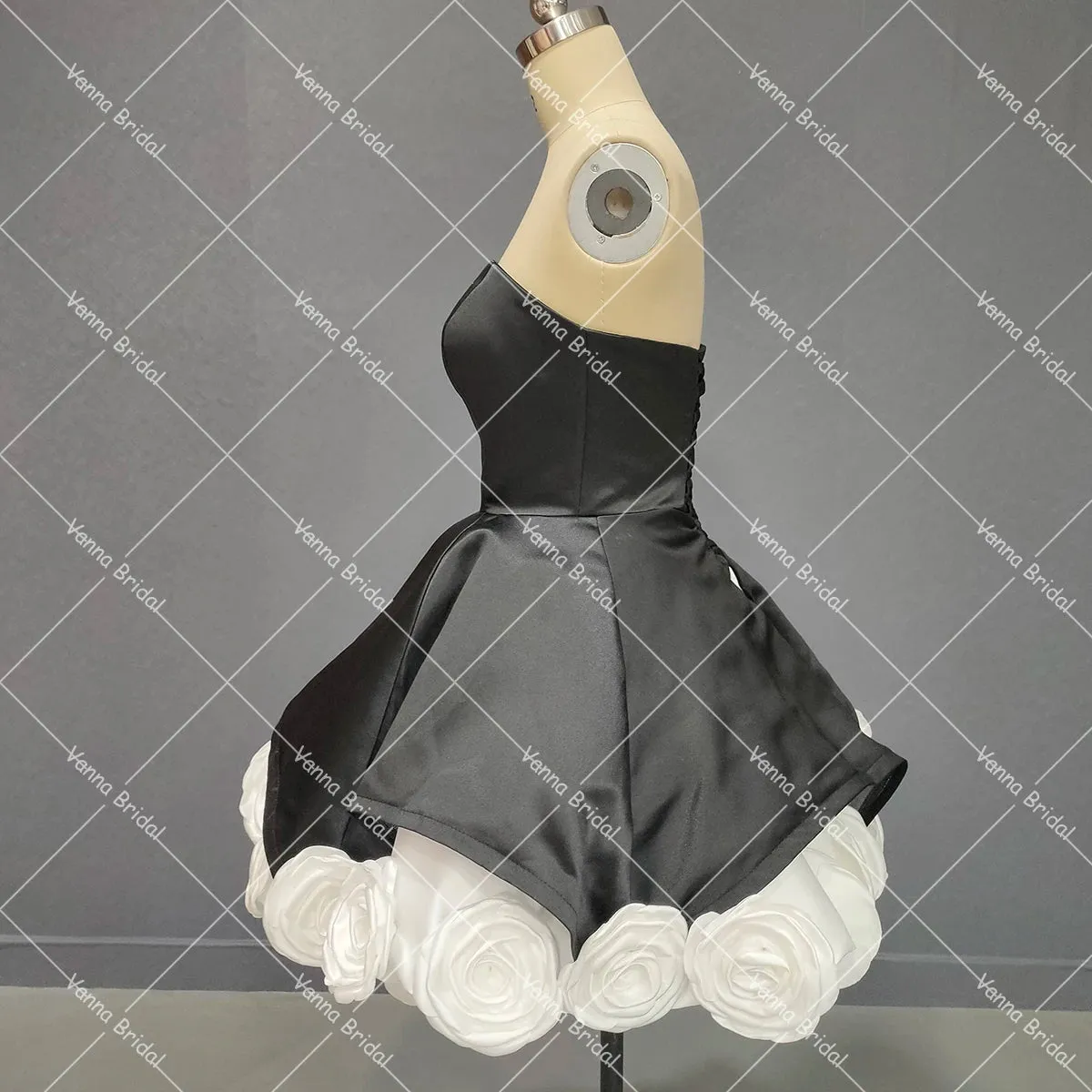 White Black Rosette Flower Mini Cocktail Dress Strapless Customized 3D Rose Flowers Real Photos Puffy Gothic Wedding Gowns