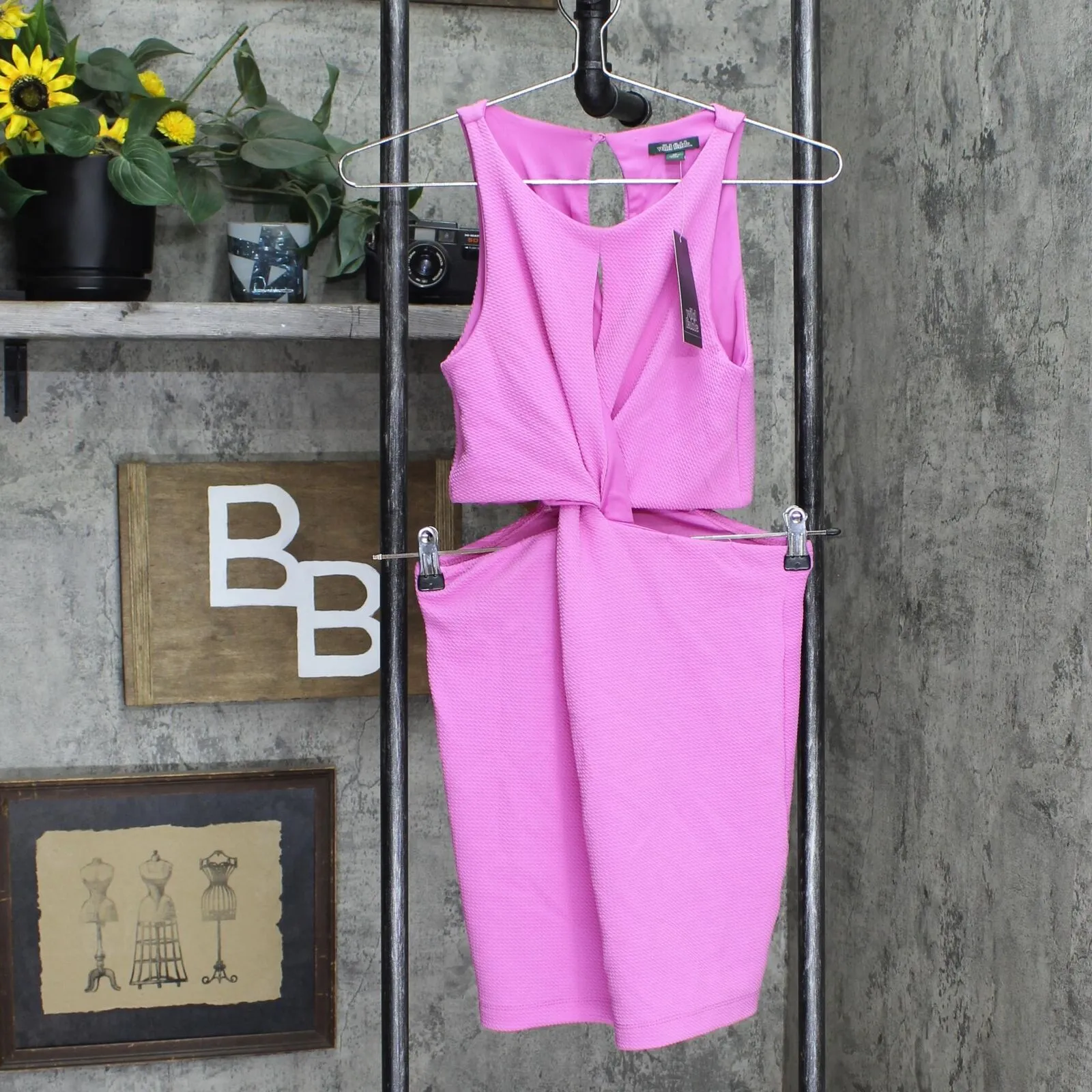 Wild Fable Women's Sleeveless Twist-Front Bodycon Dress